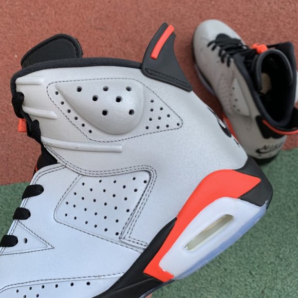 Athletic_Shoes